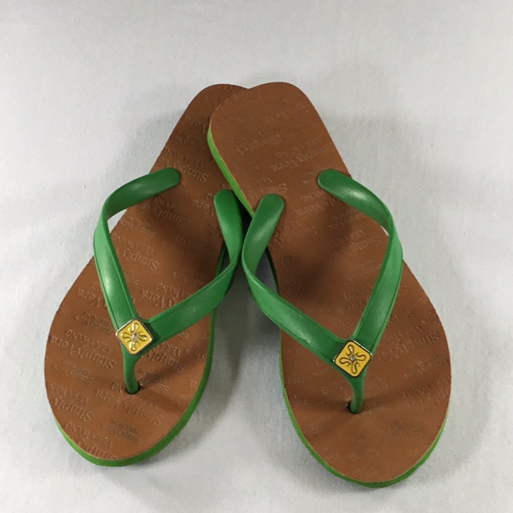 Simply Vera Vera‎ Wang Boho Bright Green Beach Flip Flops Yellow Detail Size 8